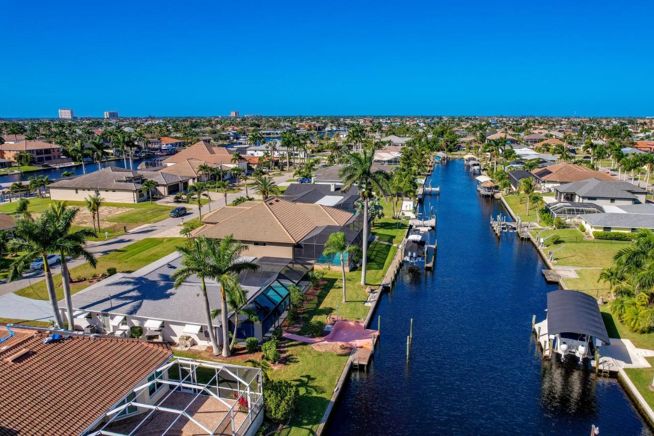 Waterfront Cape Coral Home With Private Pool! ภายนอก รูปภาพ