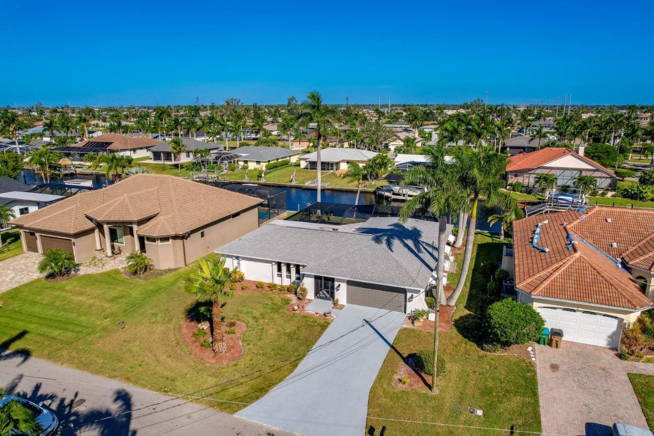 Waterfront Cape Coral Home With Private Pool! ภายนอก รูปภาพ