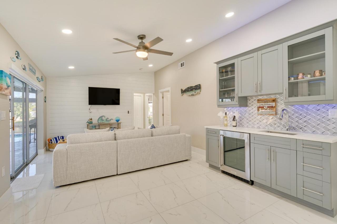 Waterfront Cape Coral Home With Private Pool! ภายนอก รูปภาพ