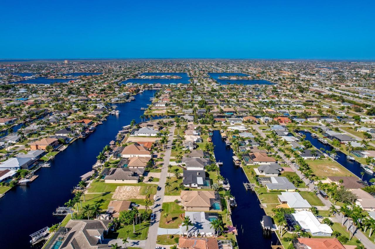 Waterfront Cape Coral Home With Private Pool! ภายนอก รูปภาพ