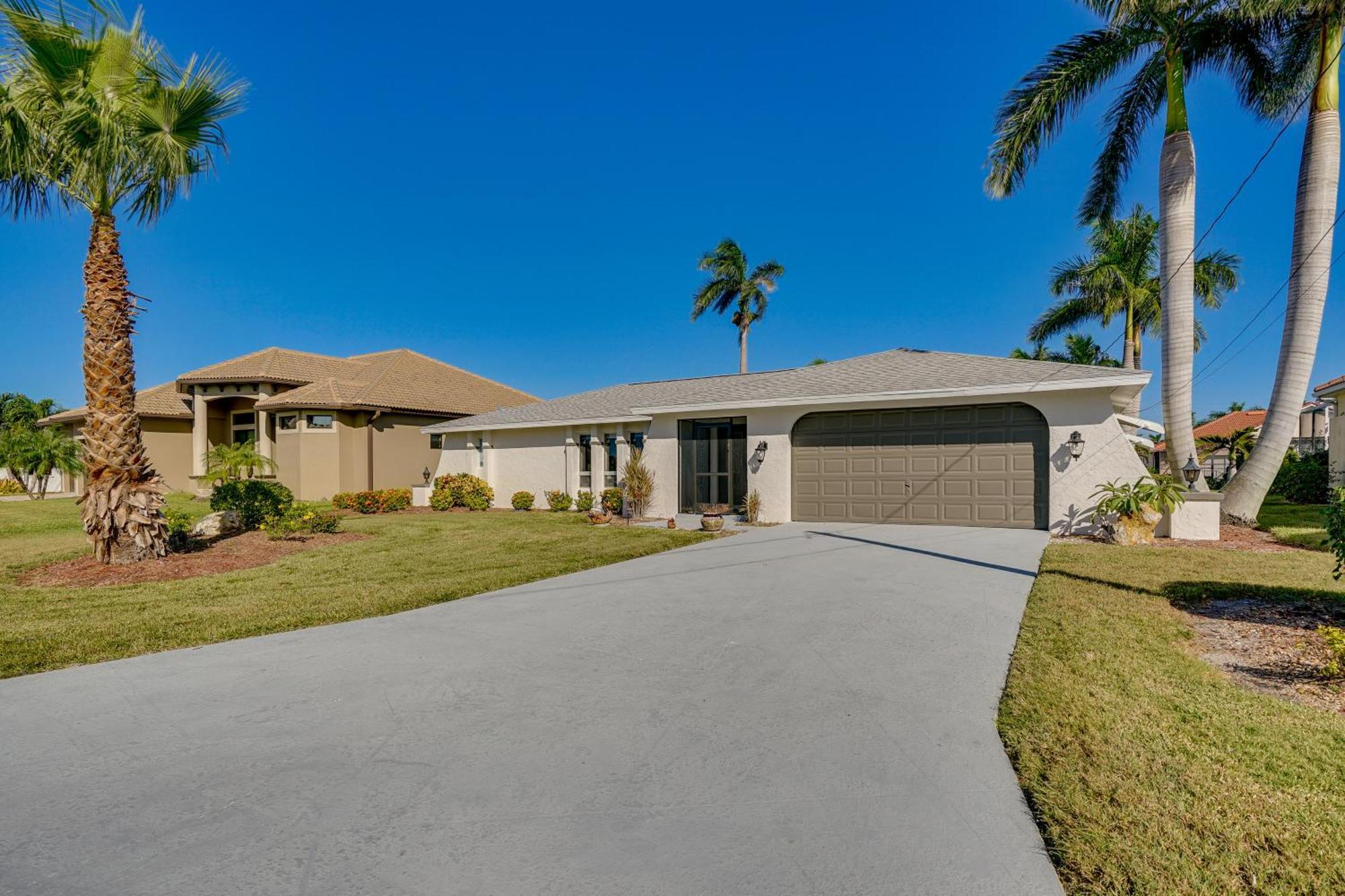 Waterfront Cape Coral Home With Private Pool! ภายนอก รูปภาพ